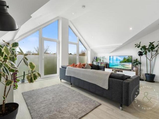 Apartment for sale in Lisvane, Wales