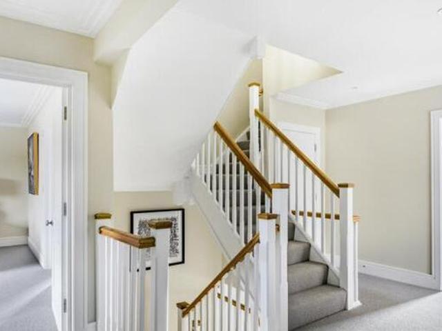 House for sale in Fole, Surrey