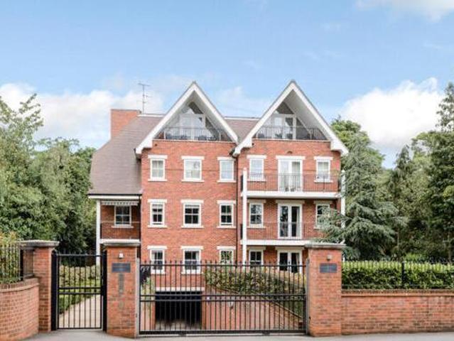 House for sale in Denham, Gerrards Cross and Chalfonts Community Board, Gerrards Cross