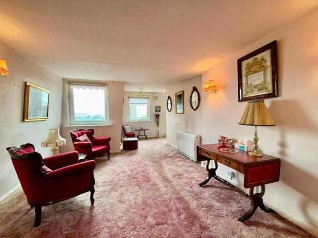 Apartment for sale in Eastbourne, East Sussex