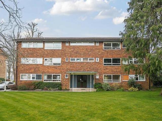 House for sale in Abbotswood, Guildford