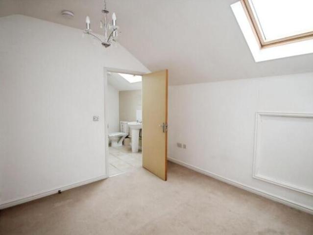 Apartment for sale in Huddersfield, West Yorkshire