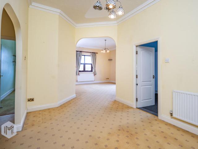 Apartment for sale in Bradshaw, Lee Bank