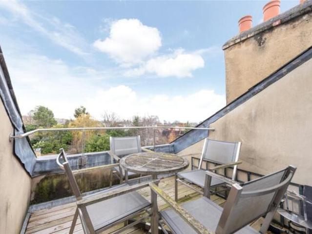 Apartment for sale in Belsize Park, Greater London