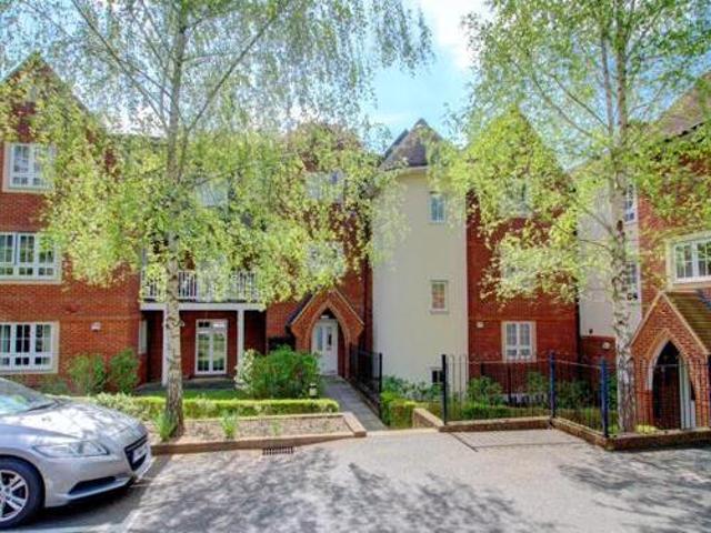 House for sale in Totteridge, Cressex