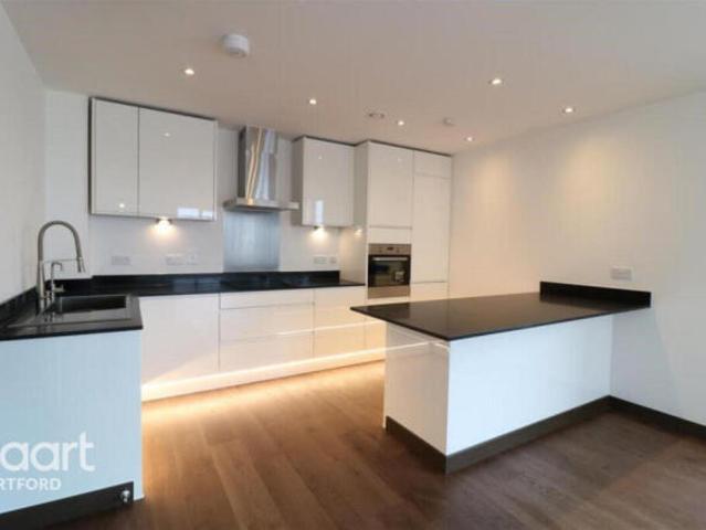 Apartment for sale in Monks Orchard, Kent