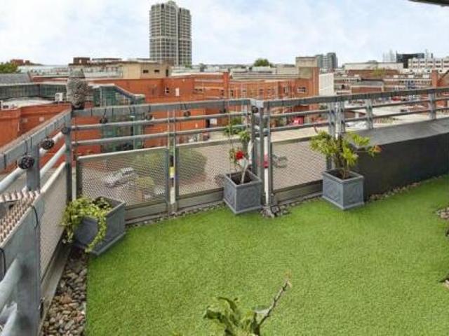 Apartment for sale in Swindon
