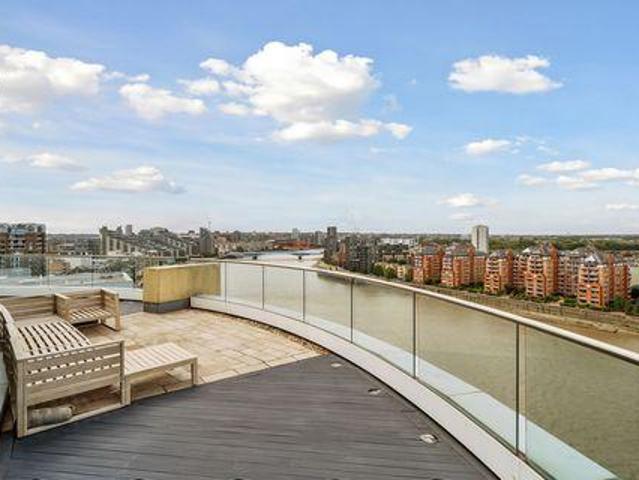 Apartment for sale in Battersea, Greater London