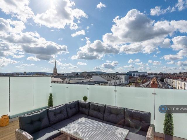 Flat for rent in Golden Valley, Gloucestershire