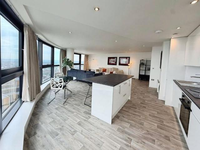 House for rent in Row Town, Surrey
