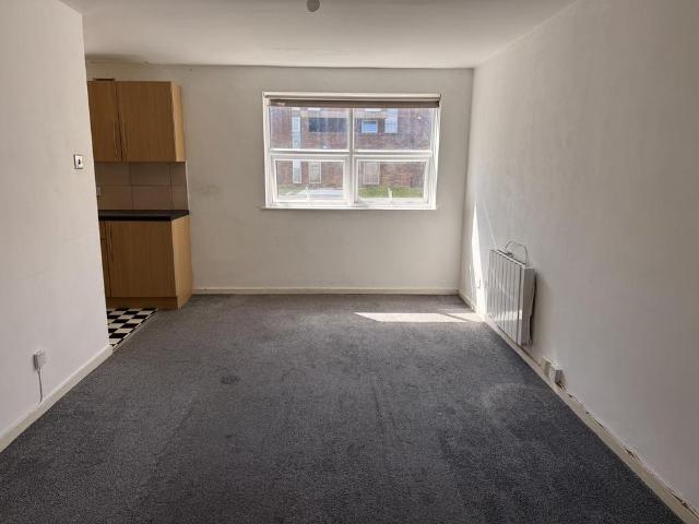 House for rent in Spring Park, Luton