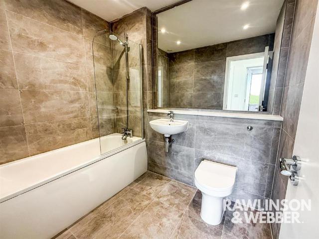 Flat for rent in Blackhills, Surrey