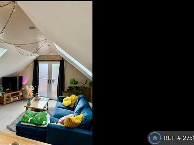 Flat for rent in Heaton Moor, Greater Manchester