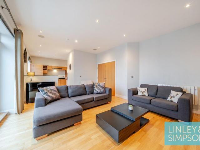 Flat for rent in Richmond Hill, West Yorkshire