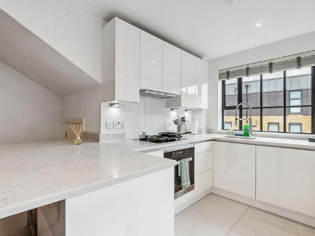 House for rent in London Borough of Hammersmith and Fulham, Greater London