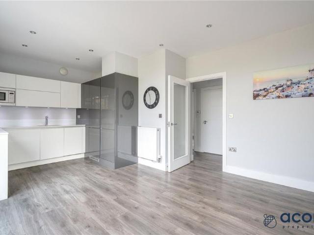 House for rent in Watford Heath, Watford