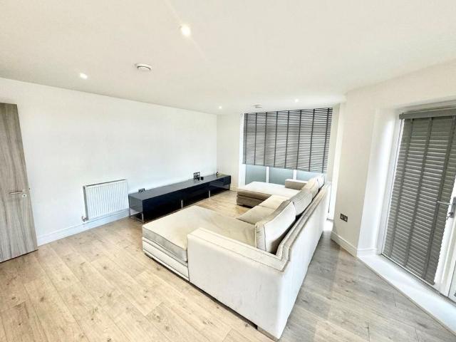 House for rent in Navestock Side, Essex