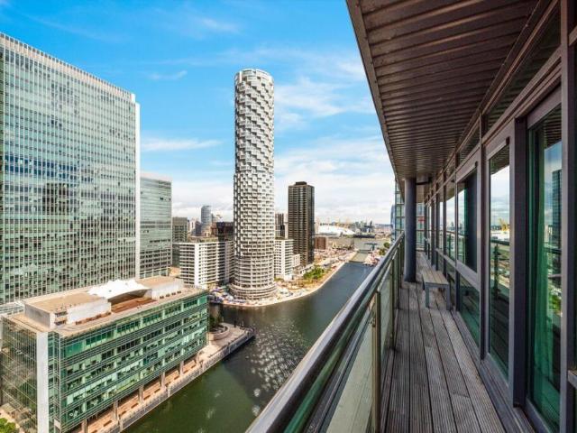 Flat for rent in Isle Of Dogs, Greater London