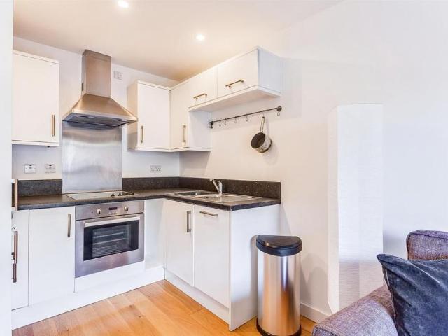 House for rent in Belle Isle, West Yorkshire