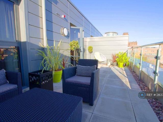 Flat for rent in Chinatown, Calderstones
