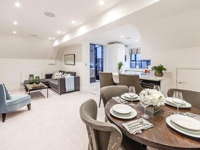 House for rent in London Borough of Hammersmith and Fulham, Greater London
