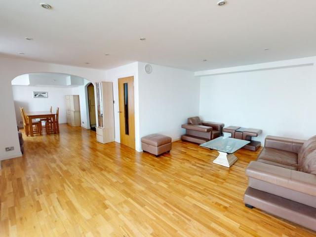 Flat for rent in Greater London