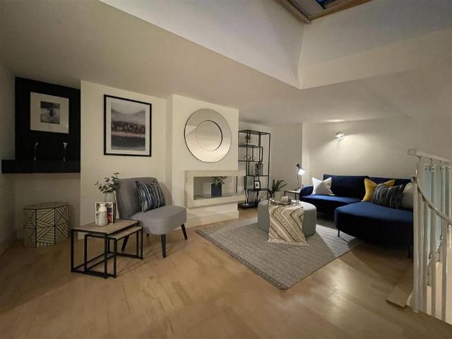 House for rent in London Borough of Hounslow, Strand