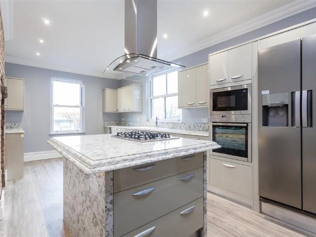 Flat for rent in Sale, Brooklands