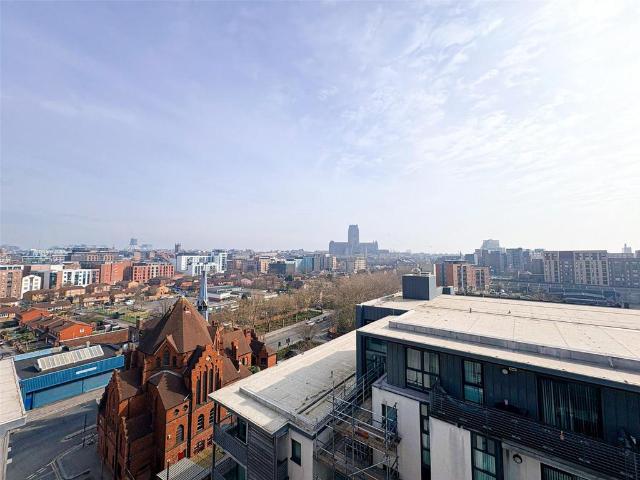 Flat for rent in Chinatown, Calderstones
