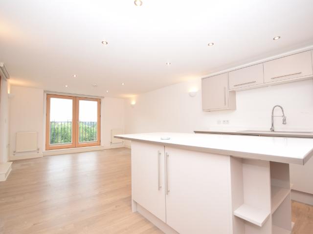 Apartment for rent in Perryfields, West Sussex