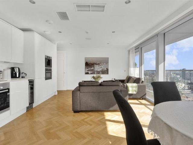 House for rent in St. George in the East, Greater London