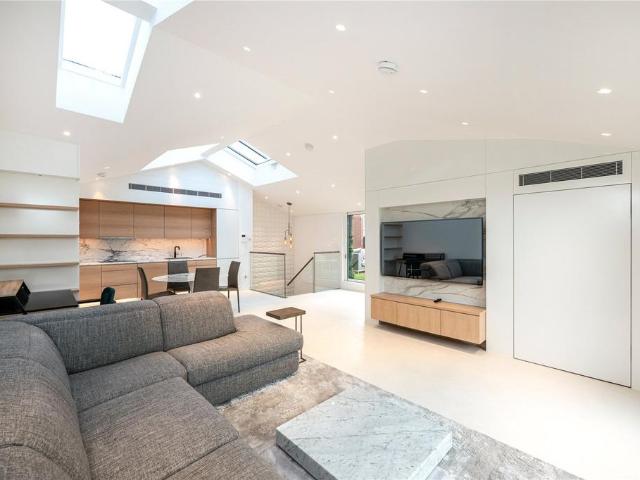 Flat for rent in Covent Garden, Greater London