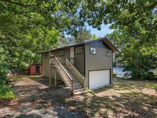 House for sale in Manomet, Massachusetts
