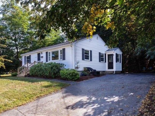 House for sale in Manomet, Massachusetts