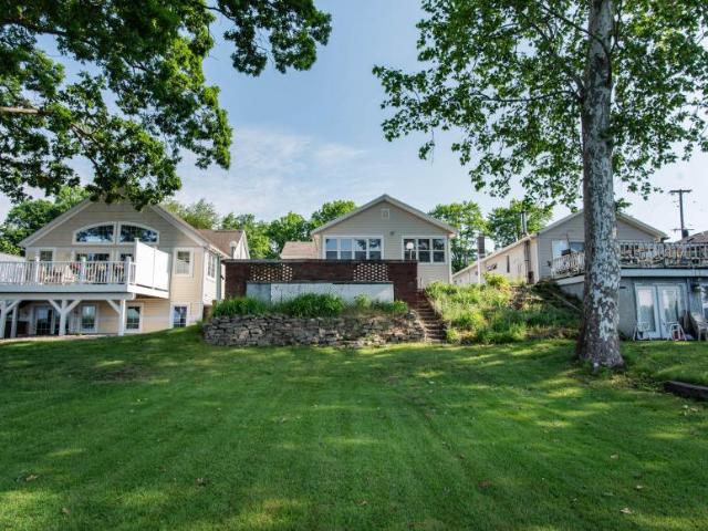House for sale in Portage