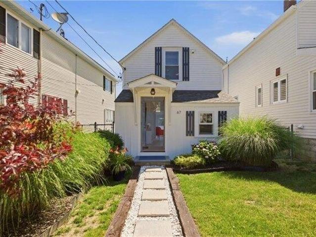House for sale in Portsmouth, Rhode Island