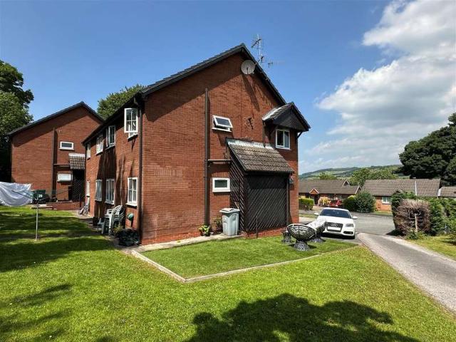 Property for sale in Disley