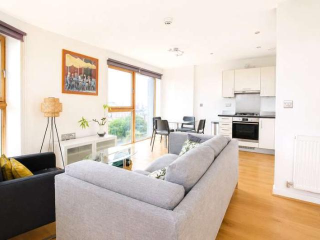Property for sale in Broadmead, Feckenham