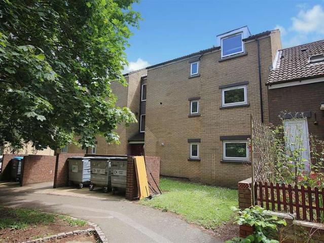 Property for sale in Northampton, Northamptonshire