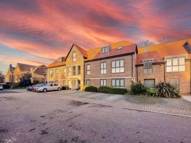 Property for sale in Dunstable, Bedfordshire