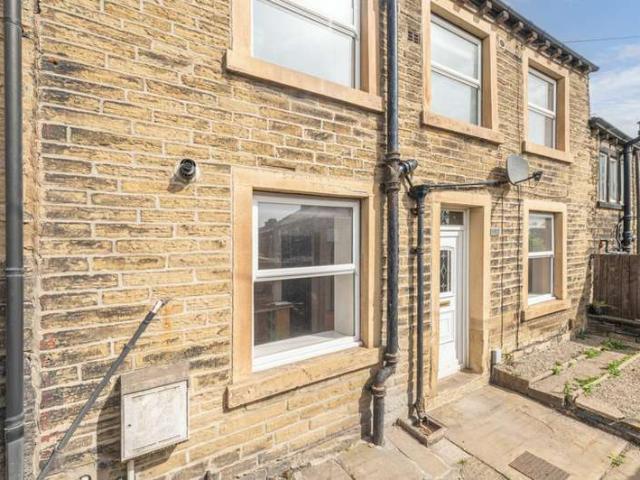 Property for sale in Milnsbridge, West Yorkshire