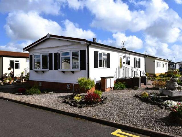 Property for sale in Hampton Lovett, Crookhill
