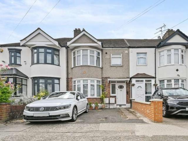 Property for sale in Lane, Greater London