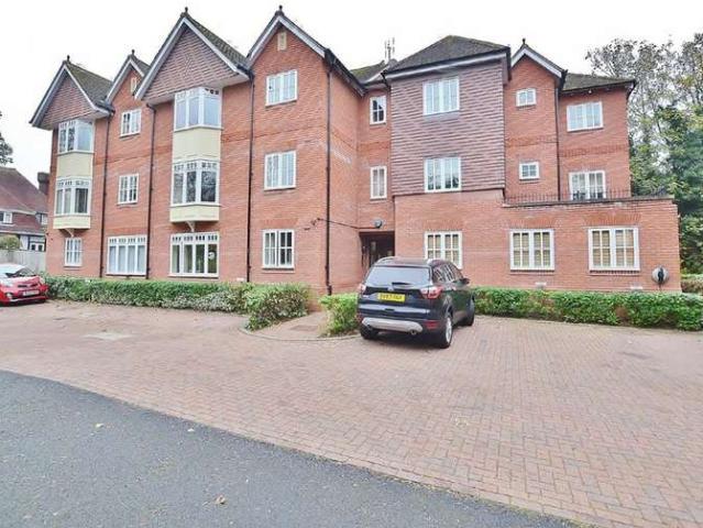 Property for rent in Abbey End, Green Close