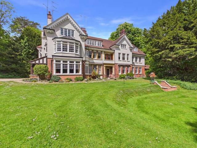 Property for sale in Hillview, Surrey