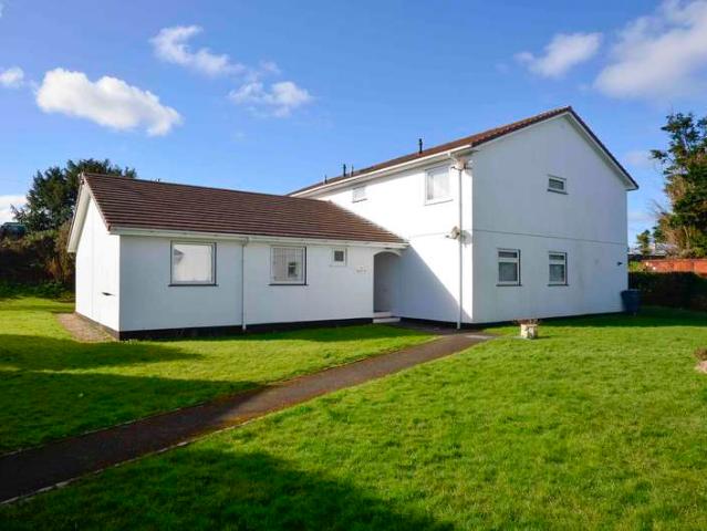 Property for sale in Broadsands