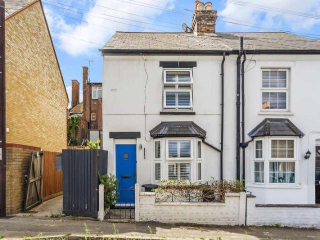 Property for sale in Hook, Greater London
