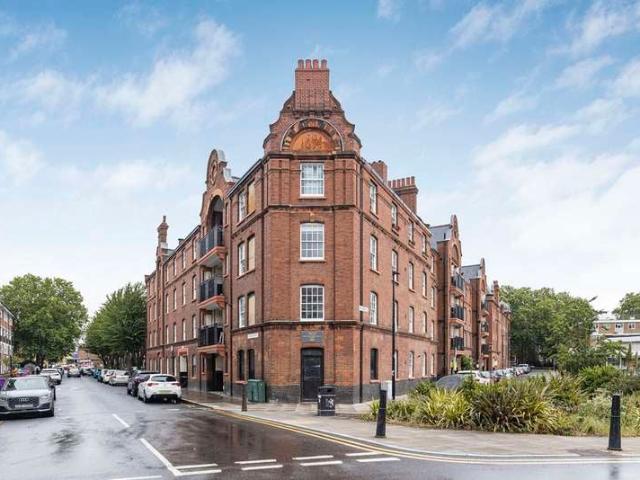 Property for sale in Stepney, Greater London