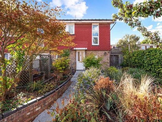 Property for sale in Oakhill, Greater London