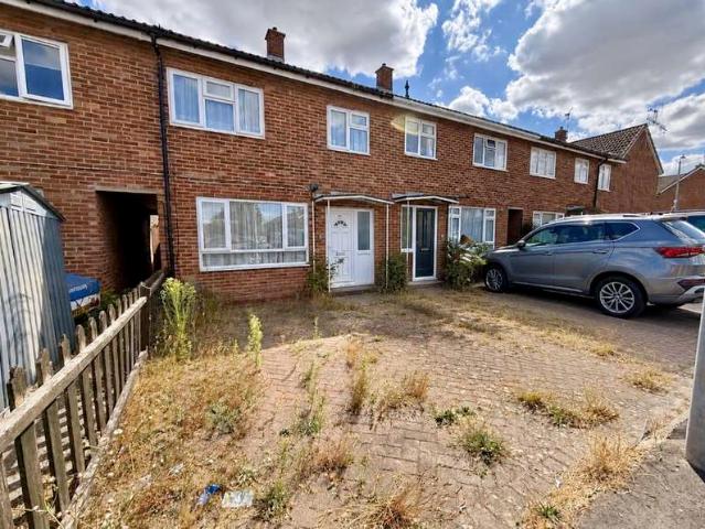Property for sale in Houghton Regis, Central Bedfordshire
